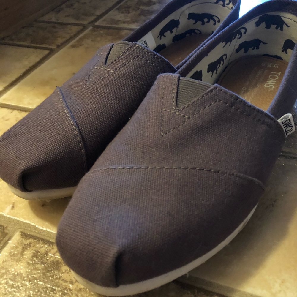 Toms Shoes